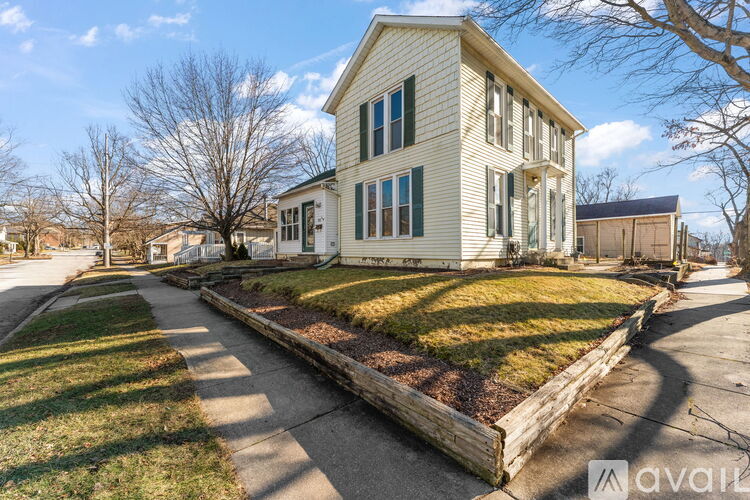557 West Chicago Street 3 Beds Single Family Home for Rent - Photo gallery 1