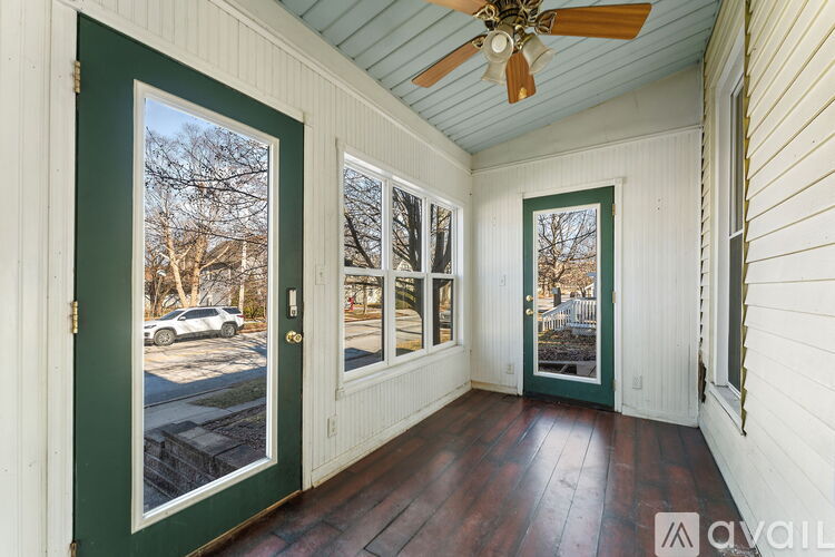 557 West Chicago Street 3 Beds Single Family Home for Rent - Photo gallery 2