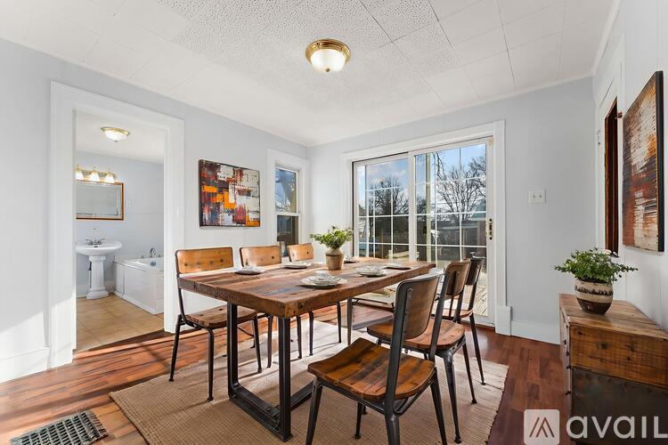 557 West Chicago Street 3 Beds Single Family Home for Rent - Photo gallery 5