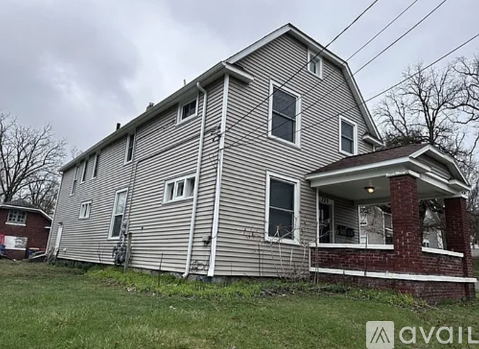 729 College Avenue Northeast 2 Beds Apartment for Rent - Photo gallery 1