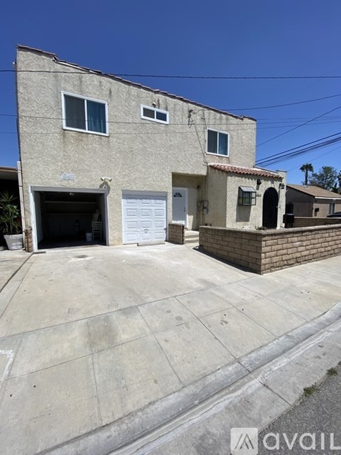 5460 Pine Avenue 4 Beds Apartment for Rent