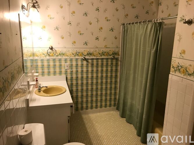 7 Longwood Drive 3 Beds Single Family Home for Rent - Photo gallery 2