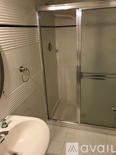 7 Longwood Drive 3 Beds Single Family Home for Rent - Photo gallery 3