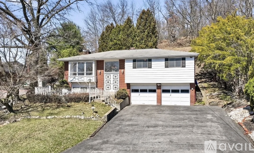 Siebert Road 4 Beds Single Family Home for Rent - Photo gallery 1