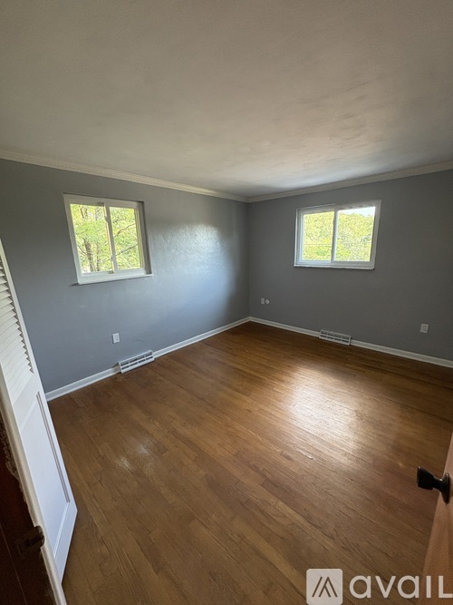 Siebert Road 4 Beds Single Family Home for Rent - Photo gallery 4