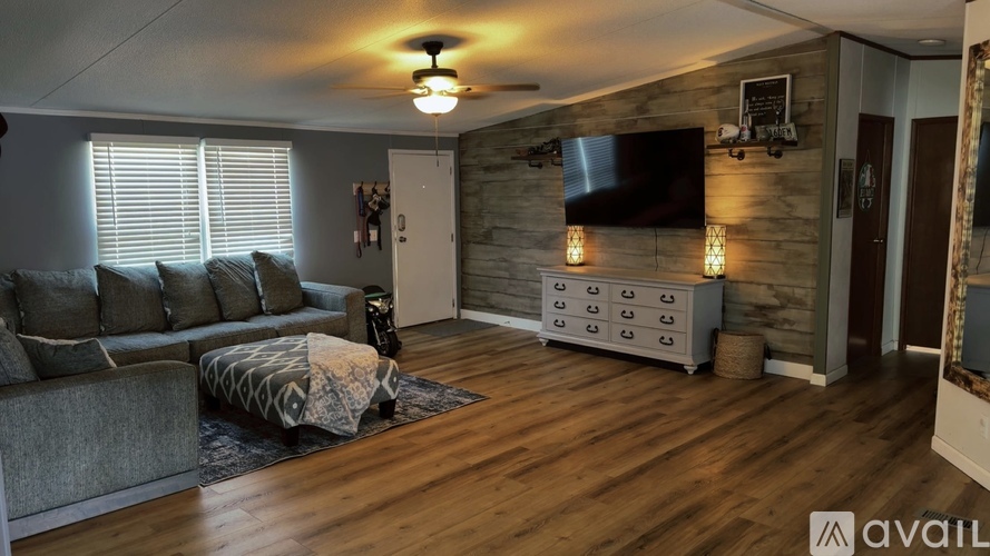 1307 Seaside Drive 3 Beds Single Family Home for Rent - Photo gallery 4