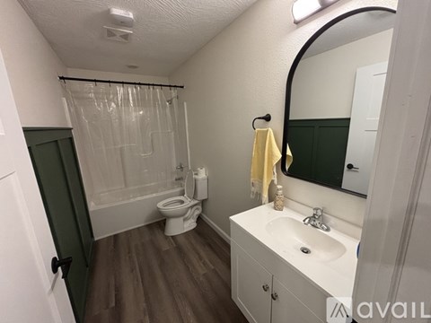 3235 West Lynn Street 3 Beds Apartment for Rent