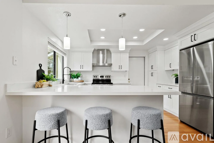 7242 Sharon Dr 3 Beds Single Family Home for Rent - Photo gallery 3