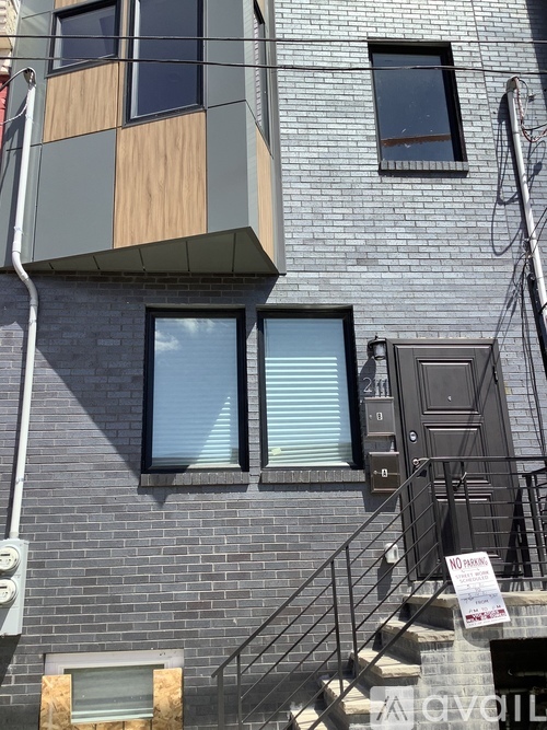 2111 West Seybert Street 2 Beds Apartment for Rent - Photo gallery 2