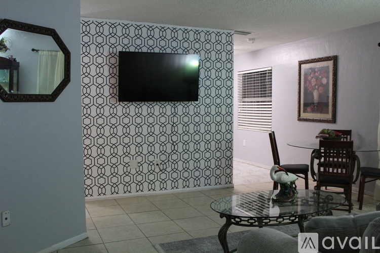 5014 22nd St W 2 Beds Single Family Home for Rent - Photo gallery 2