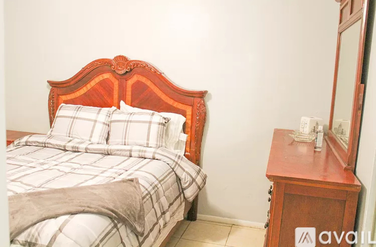 5014 22nd St W 2 Beds Single Family Home for Rent - Photo gallery 4