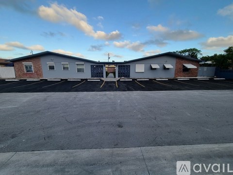 1821 N 17Th Ct 2 Beds Apartment for Rent