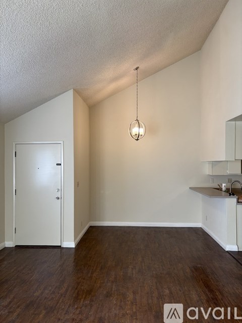 15303 South Raymond Avenue 2 Beds Apartment for Rent