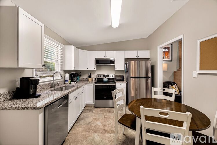 1404 Barnard St 3 Beds Single Family Home for Rent - Photo gallery 3