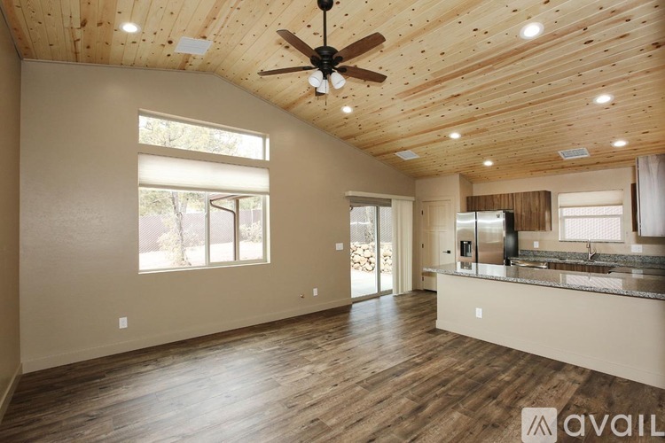 5851 West Dilly Way 2 Beds Single Family Home for Rent - Photo gallery 3