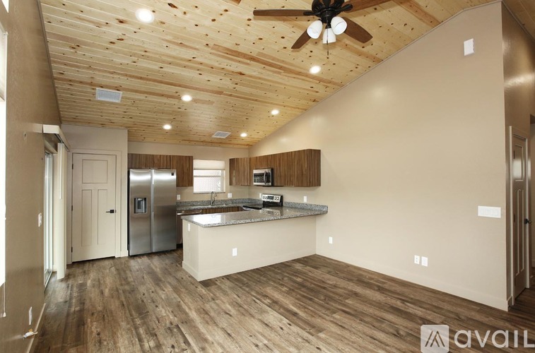 5851 West Dilly Way 2 Beds Single Family Home for Rent - Photo gallery 4