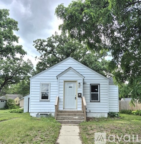 611 5Th Ave NE 2 Beds Apartment for Rent