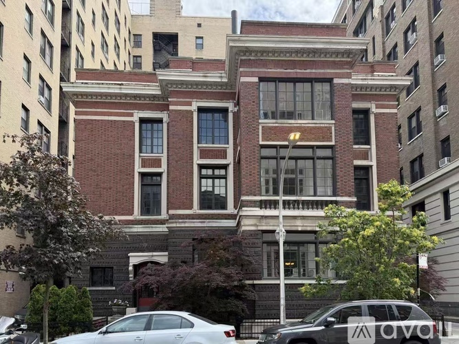 415 W Surf St 5 Beds Apartment for Rent - Photo gallery 1