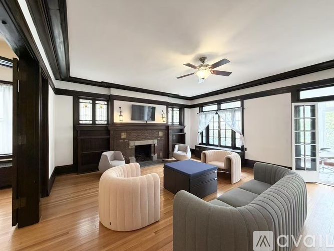 415 W Surf St 5 Beds Apartment for Rent - Photo gallery 3