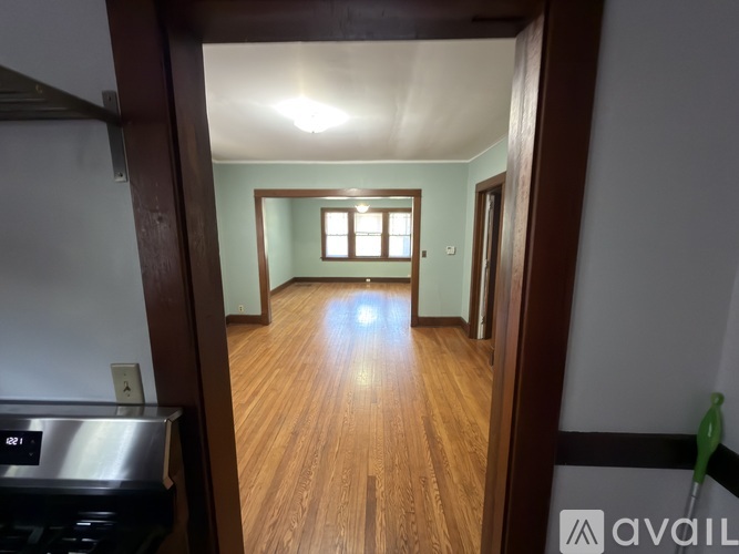 1013 East Gorham Street 2 Beds Apartment for Rent - Photo gallery 4