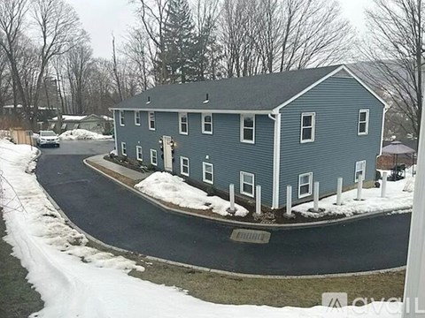 156 Main St 2 Beds Apartment for Rent