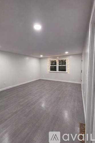 156 Main St 2 Beds Apartment for Rent - Photo gallery 3