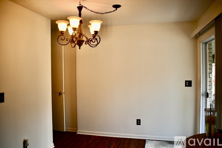6595 Beverly Drive 3 Beds Townhouse, Single Family Home for Rent - Photo gallery 4