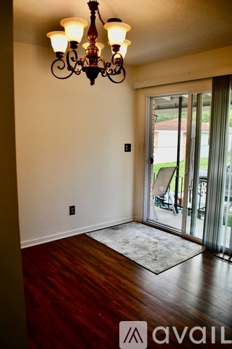 6595 Beverly Drive 3 Beds Townhouse, Single Family Home for Rent - Photo gallery 5