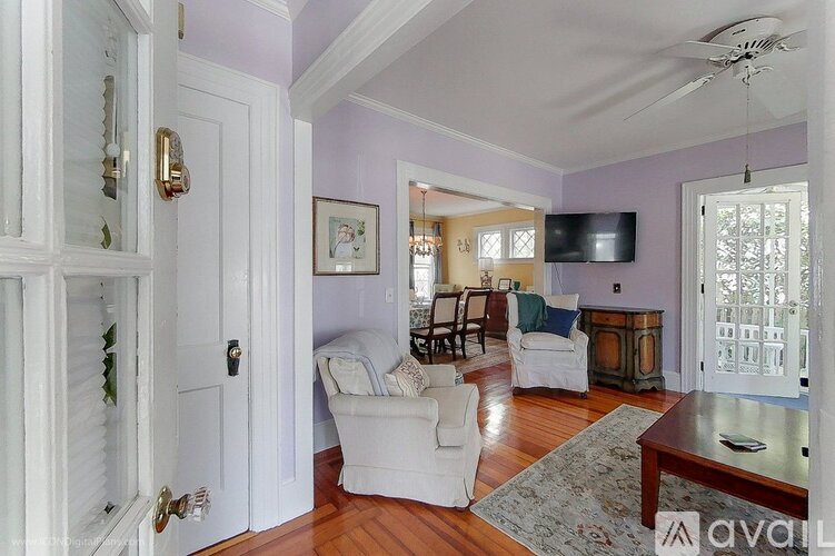 51 Powel Ave 4 Beds Townhouse for Rent - Photo gallery 5