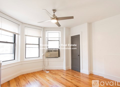 91 Westland Ave 2 Beds Apartment for Rent