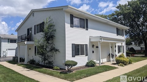 10S442 Echo Ln 2 Beds Apartment for Rent