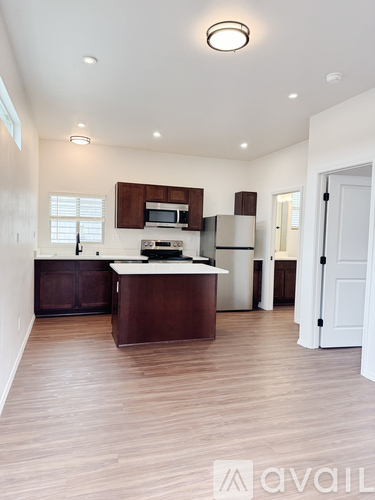 2116 O'Keefe Avenue Southeast 1 Apartment for Rent - Photo gallery 2