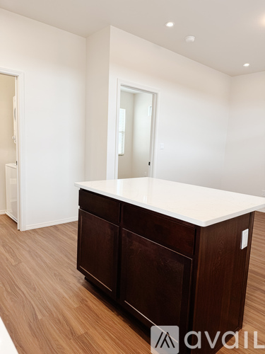 2116 O'Keefe Avenue Southeast 1 Apartment for Rent - Photo gallery 3