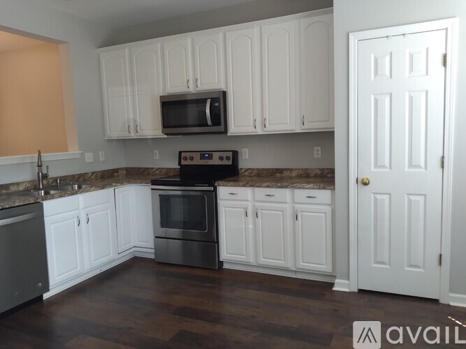 2829 Gross Ave 3 Beds Single Family Home for Rent - Photo gallery 2