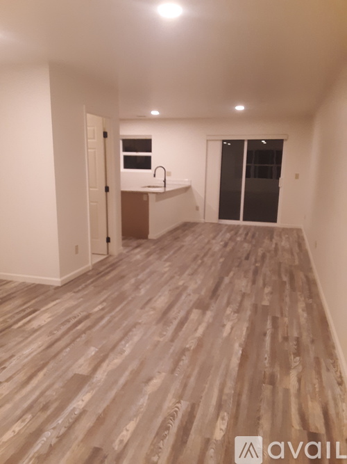 2445 Newburg Rd 2 Beds Apartment for Rent - Photo gallery 4