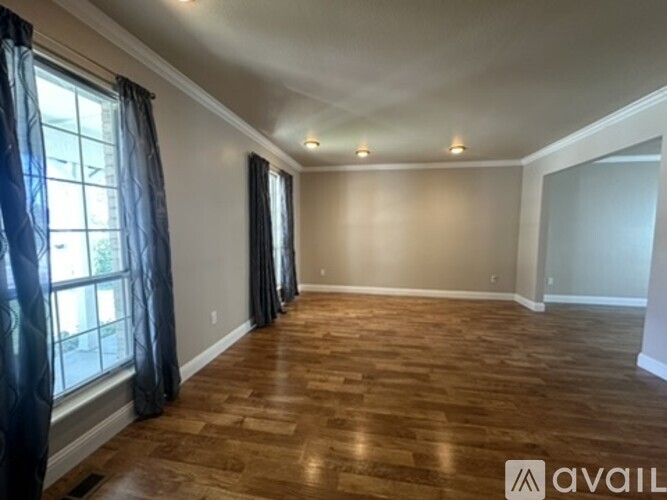 12214 W Saratoga Ave 4 Beds Single Family Home for Rent - Photo gallery 2