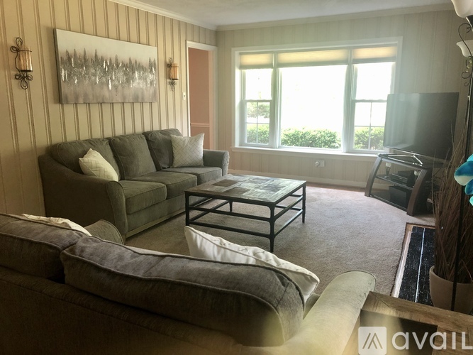 11901 Fairlington Ln 4 Beds Single Family Home for Rent - Photo gallery 3