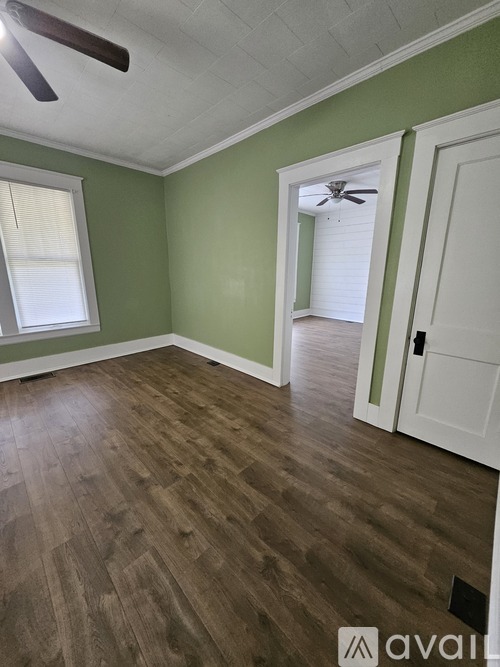 524 E. 6th Street 3 Beds Single Family Home for Rent - Photo gallery 4