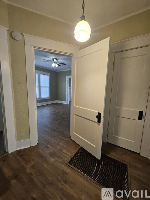 524 E. 6th Street 3 Beds Single Family Home for Rent - Photo gallery 5