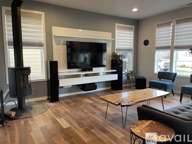 19216 143rd Street East 2 Beds Single Family Home for Rent - Photo gallery 1