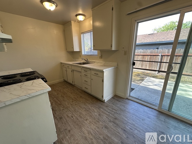 114 Erma Ave 2 Beds Townhouse for Rent - Photo gallery 3