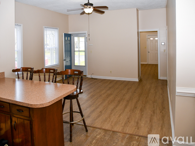216 Cary Street 4 Beds Single Family Home for Rent - Photo gallery 4