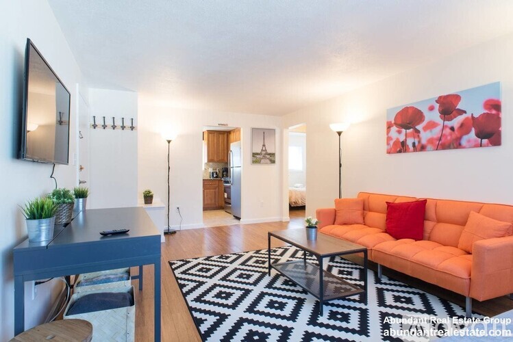 77 Thingvalla Ave 2 Beds Apartment for Rent - Photo gallery 2