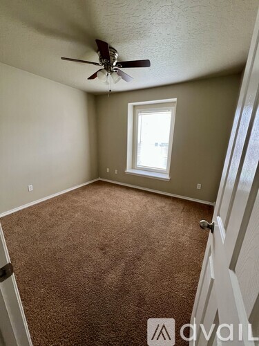 561 West Palmer Drive 3 Beds Single Family Home for Rent - Photo gallery 5