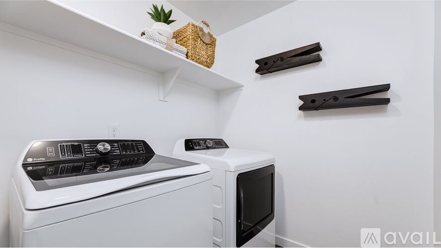 W Flint Dr 4 Beds Townhouse for Rent - Photo gallery 5
