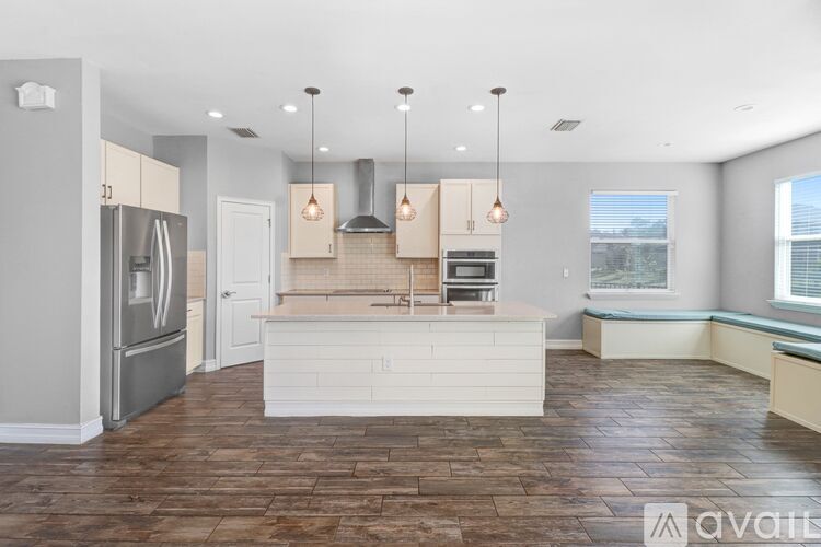 16325 Hyde Manor Drive 4 Beds Single Family Home for Rent - Photo gallery 2