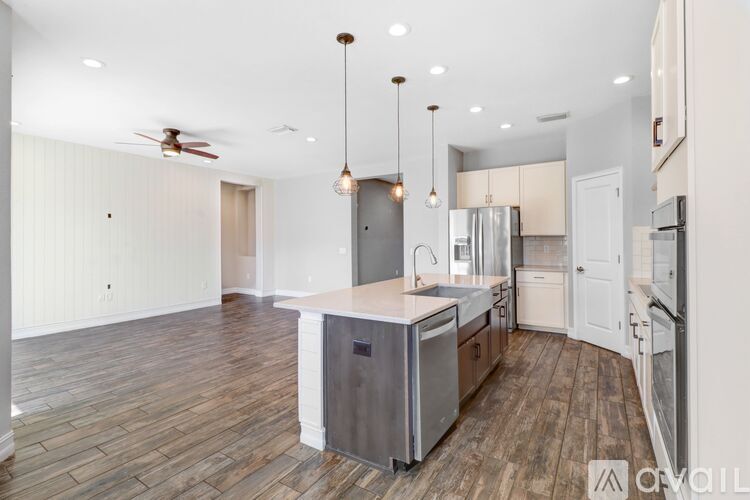 16325 Hyde Manor Drive 4 Beds Single Family Home for Rent - Photo gallery 3
