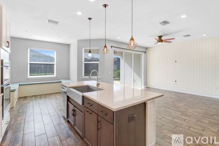 16325 Hyde Manor Drive 4 Beds Single Family Home for Rent - Photo gallery 4