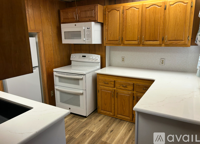 0 Loretta Avenue 3 Beds Single Family Home for Rent - Photo gallery 5