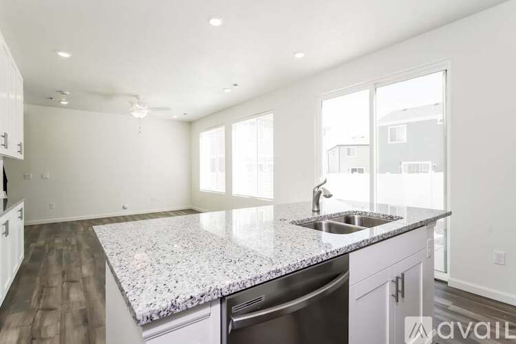 451 E Kanab Creek Dr 3 Beds Single Family Home for Rent - Photo gallery 5